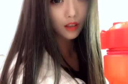 小姐姐无聊的玩自拍,小姐姐的悠闲自得瞬间
